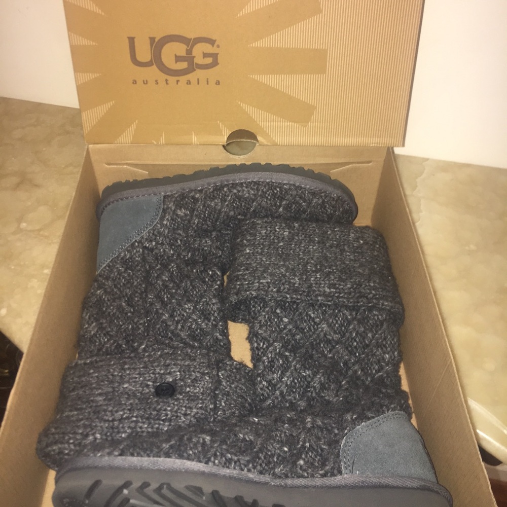 NWT UGG Cardy boots